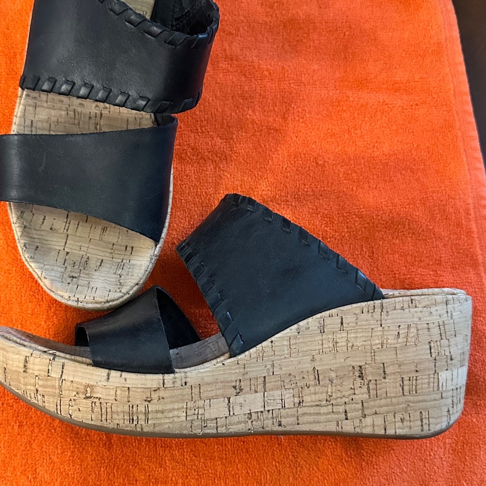 Two Pair! Korks Kendri Cork-Bottom Leather Wedge Sandals, Black and Blue Size 8 - Picture 3 of 7